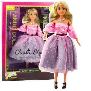 Poupée classique robe dentelle rose